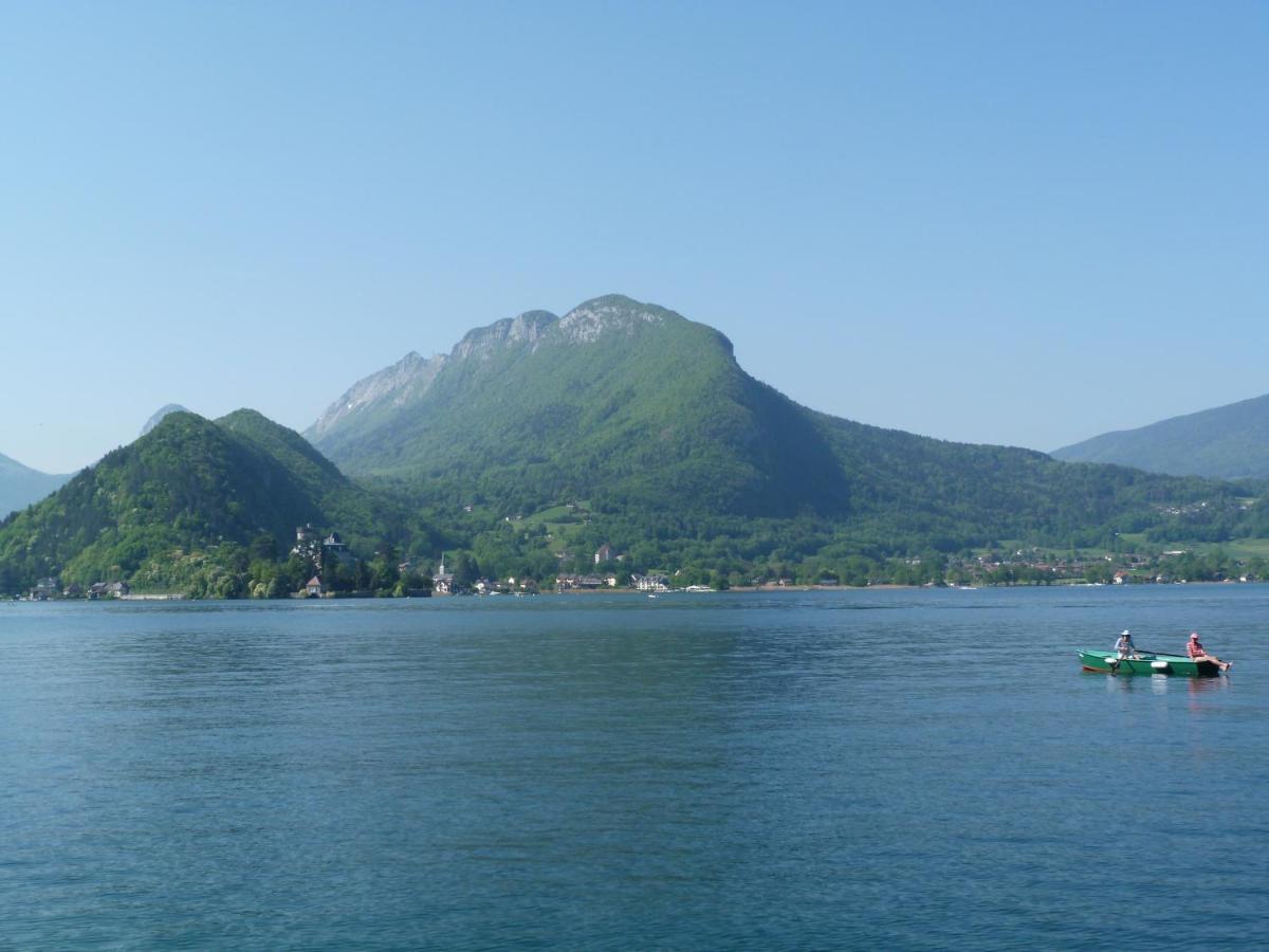 Au Bord Du Lac D'Annecy, Logement Type Loft, Dans Residence Avec Plage Et Ponton Privee Duingt Luaran gambar