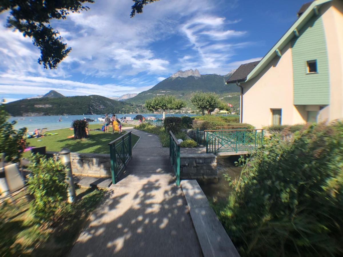 Au Bord Du Lac D'Annecy, Logement Type Loft, Dans Residence Avec Plage Et Ponton Privee Duingt Luaran gambar