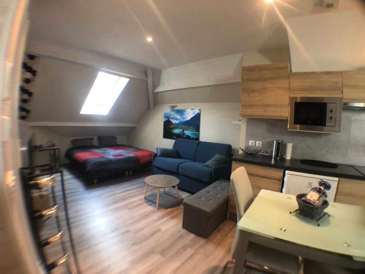 Au Bord Du Lac D'Annecy, Logement Type Loft, Dans Residence Avec Plage Et Ponton Privee Duingt Luaran gambar