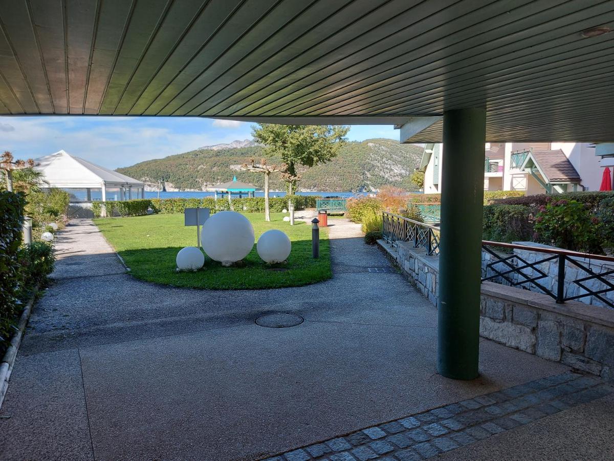Au Bord Du Lac D'Annecy, Logement Type Loft, Dans Residence Avec Plage Et Ponton Privee Duingt Luaran gambar